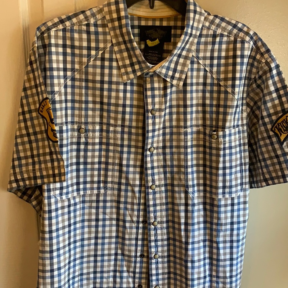 Beautiful barely used Harley Davidson plaid shirt.  Non smoker. Size 3X. 8 snaps
